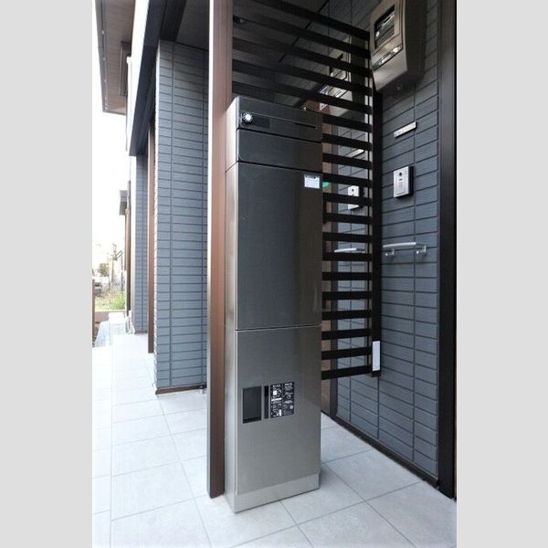 ルガーセグーロ　LugarSeguro102号室 宅配ボックス