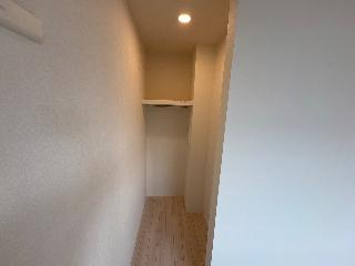 ベルコリーヌ八代201号室 クローゼット（イメージ）