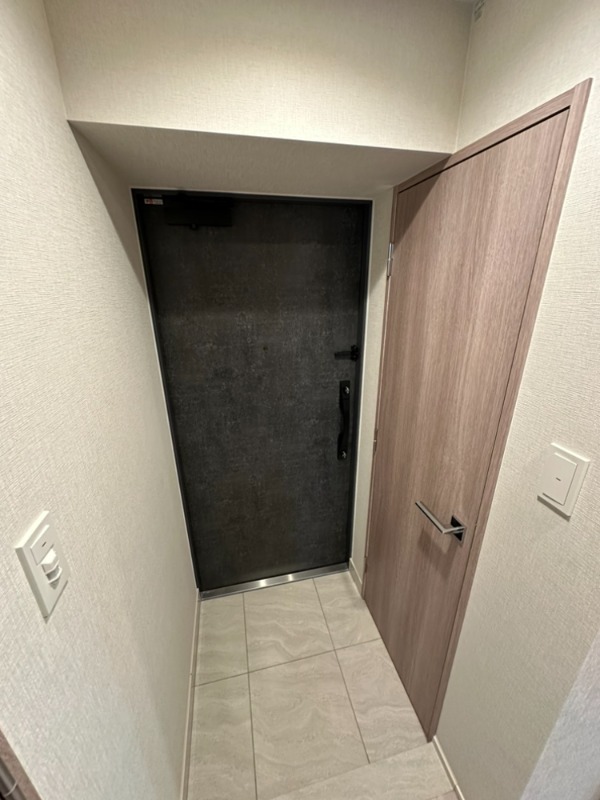 シーズンフラッツ両国サウス8階 玄関