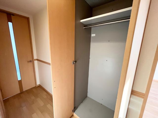 ペアウッド207号室 廊下収納