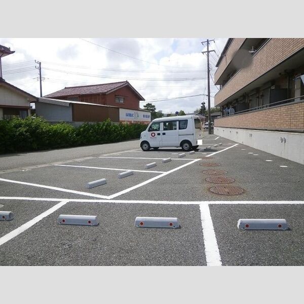 マリンコート鴨川 駐車場
