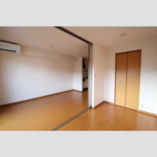 グランドパレス306号室 洋室