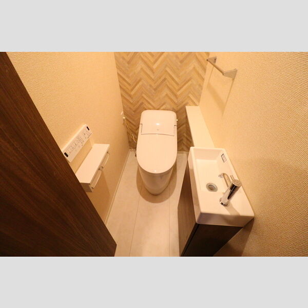 ヴィラ・マリコ 1階手洗い付きトイレ