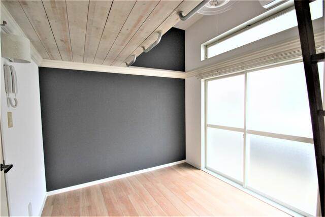 シャルマン生田Ⅱ1階 別部屋の写真が含まれております