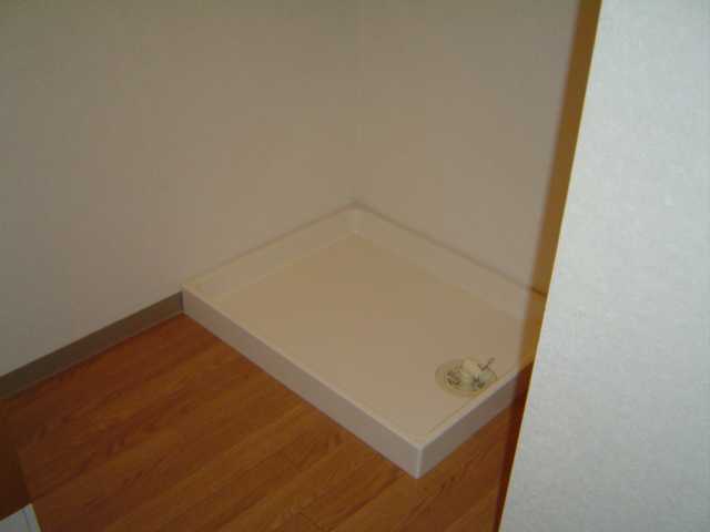 ミネルバＢ棟102号室 洗濯機置場