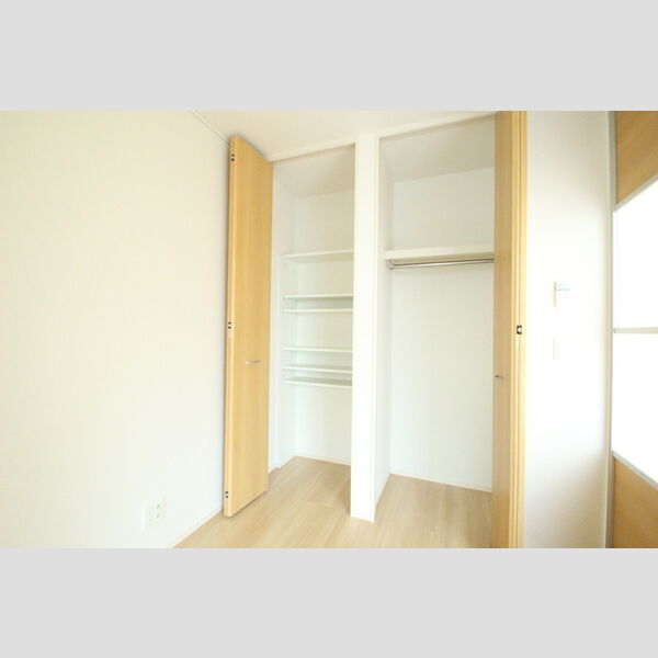 ノーブル・ルミナス笹塚103号室 103号室　物入、クローゼット
