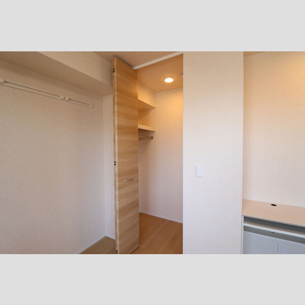 リビングタウン春日201号室 ウォークインクローゼット