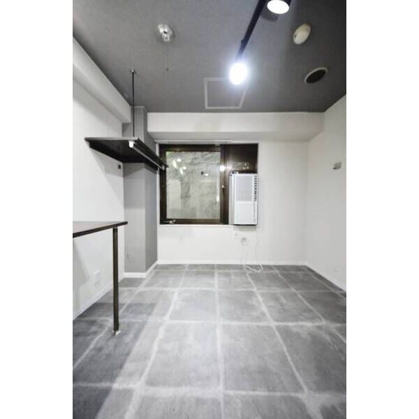 ウエストインパート18 リビング