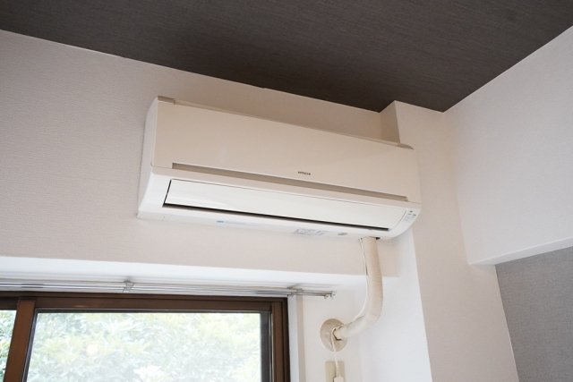 ロイヤルレゾン2階 エアコン