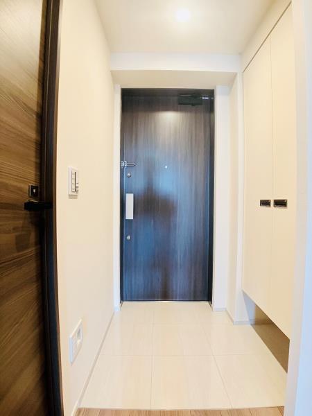 白金ザ・スカイ 東棟 玄関