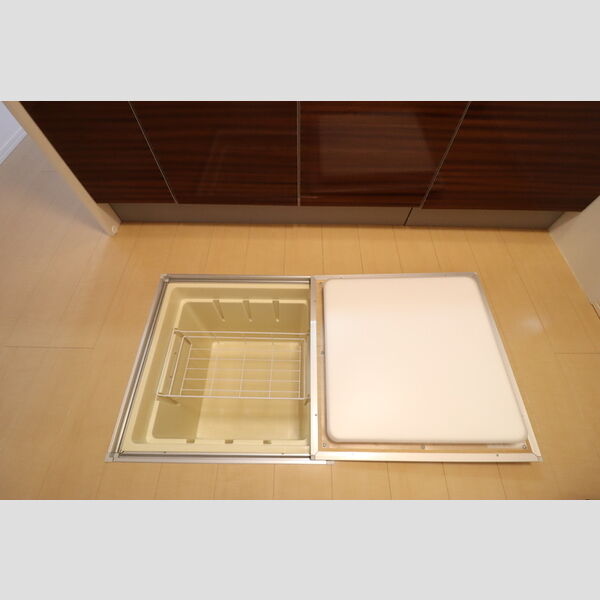 ステアヒルズⅡ 床下収納