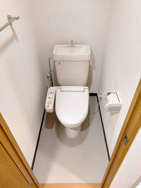 ガラ・ステージ西新宿5階 コンパクトで使いやすいトイレです