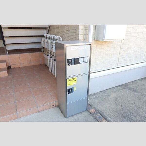 オベルジーヌ　B202号室 宅配ボックス