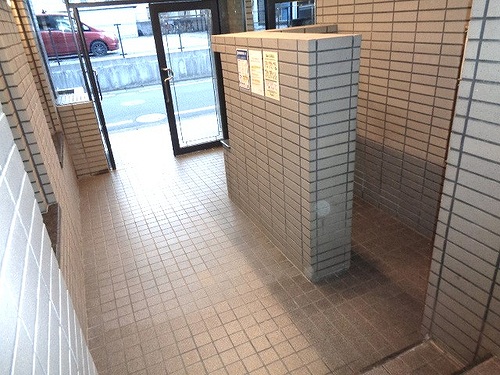 ローズガーデン３６番館 エントランス内側　※前回募集時2021年9月撮影