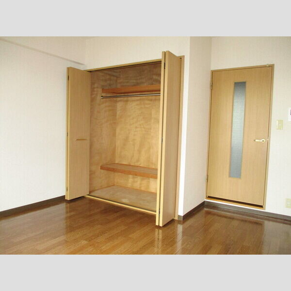 キャトルセゾン 402(洋室)