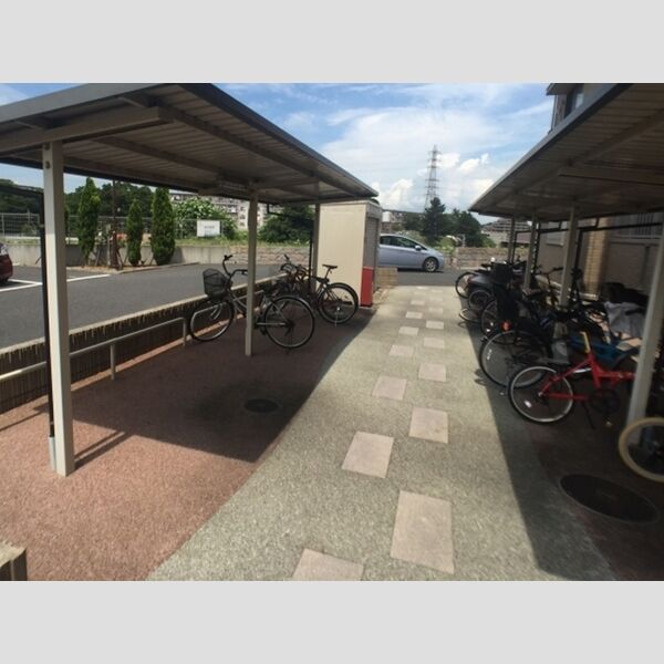 レジデンス・デュオ302号室 駐輪場