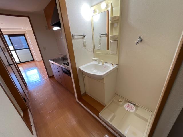 ＳＵＮ　ＣＲＯＳＳ　ＲＯＡＤ 廊下