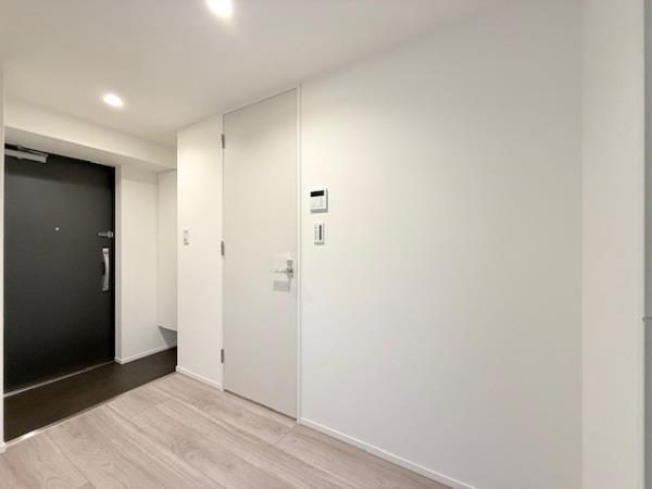 エレミ本蓮沼2階 玄関