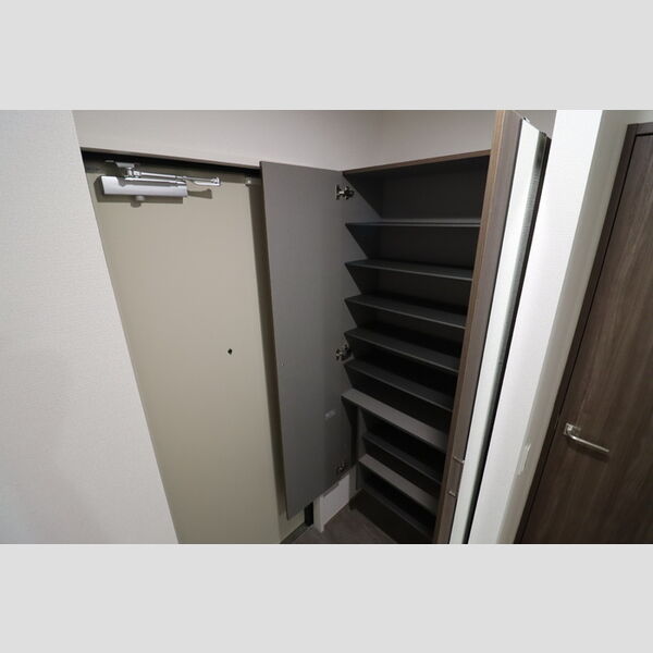 アザレア　A301号室 シューズボックス