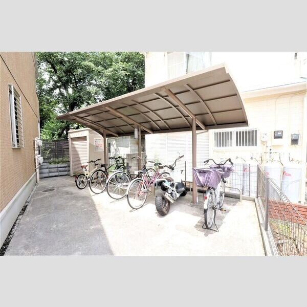 SUNSHINE BELL 駐輪場