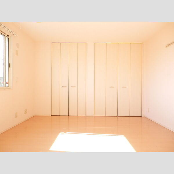 Momo House Ⅱ101号室 バルコニー側洋室