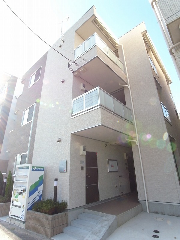 リブリ・アイリス・エンサータ 外観