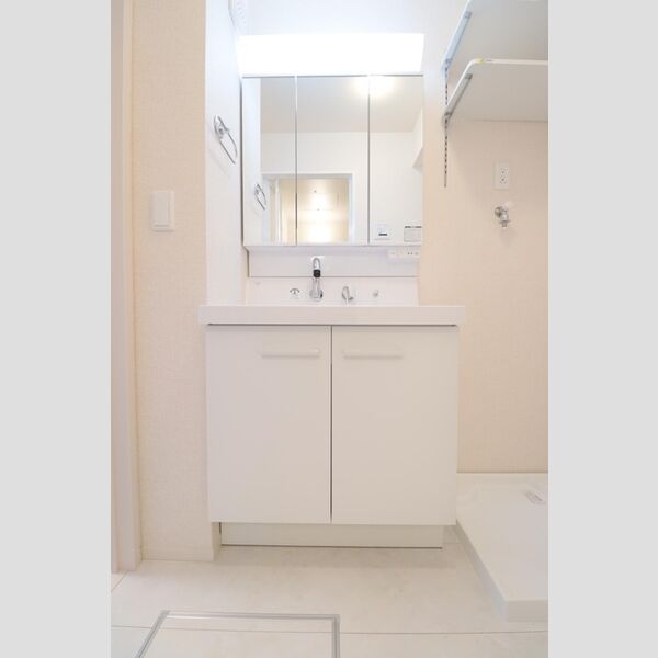 サンセール氷川303号室 洗髪洗面化粧台