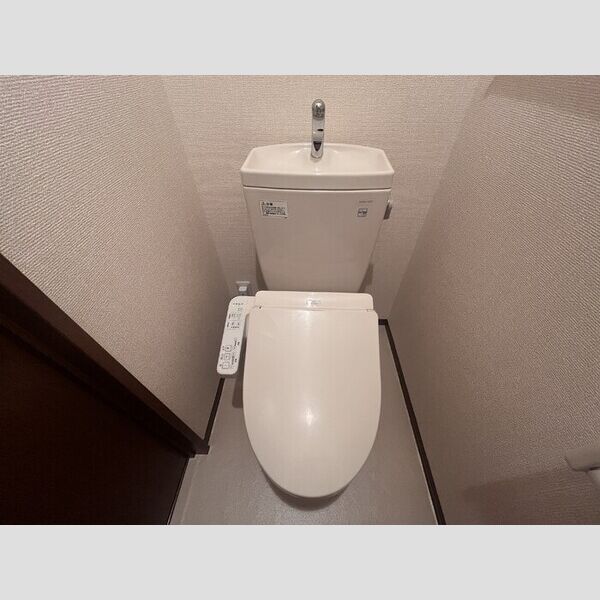 ベルデ藤原201号室 トイレ