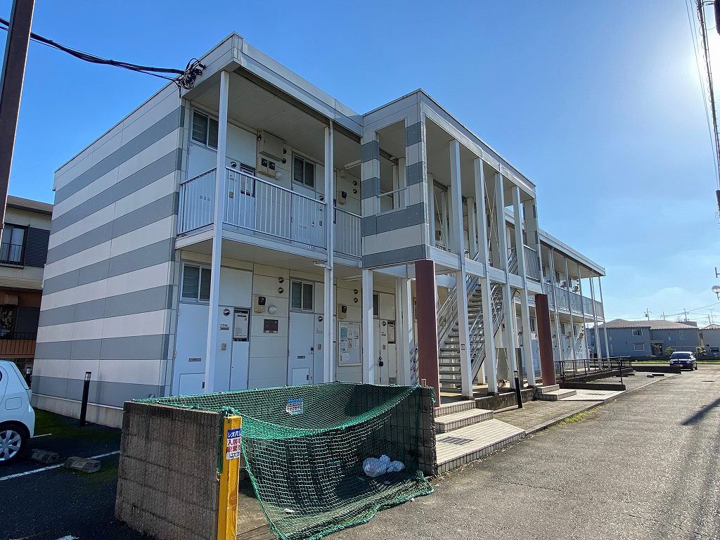 レオパレスアルシオネ飛路の外観画像