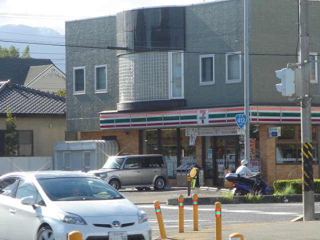 リヴィエール桜 セブンイレブン厚木林店まで337ｍ