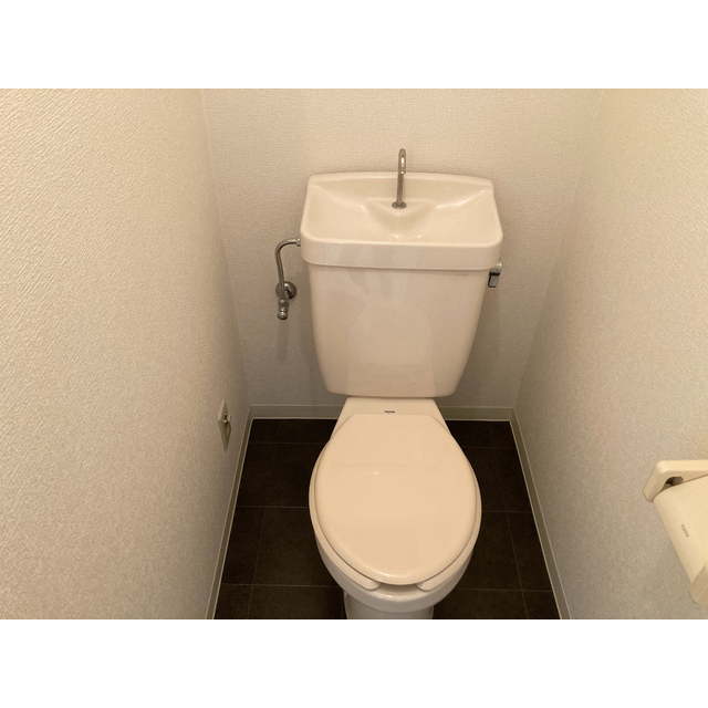 サニーレジデンス平塚Ⅰ302号室 トイレ