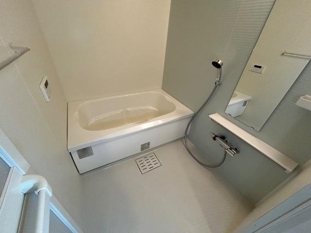 ディモーラ102号室 バス