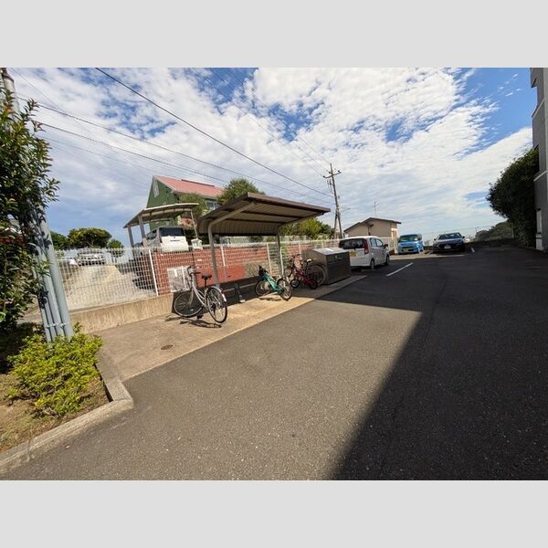 サンヒルズ 駐輪場
