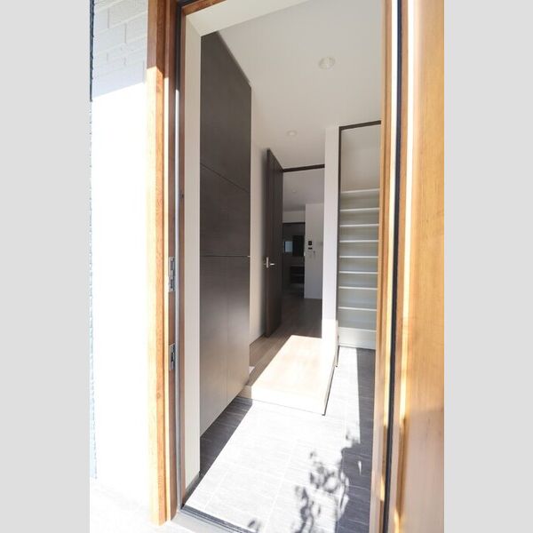 イリス　F棟 玄関