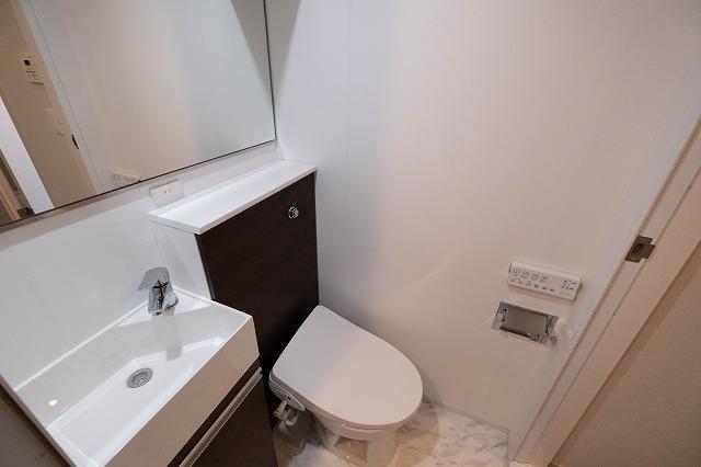 Lighthouse西新宿8階 トイレ