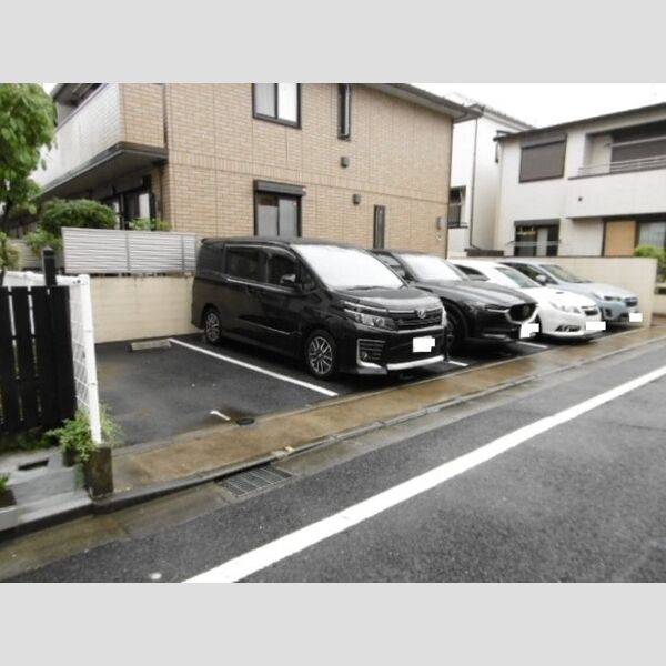 グレイスコート 敷地内駐車場