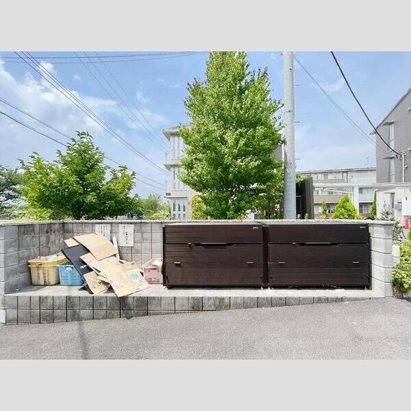 ステラタウン プルケリマ203号室 ゴミステーション