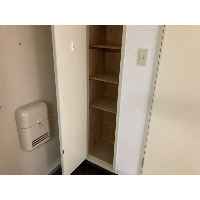 第2成城島田マンション105号室 内観