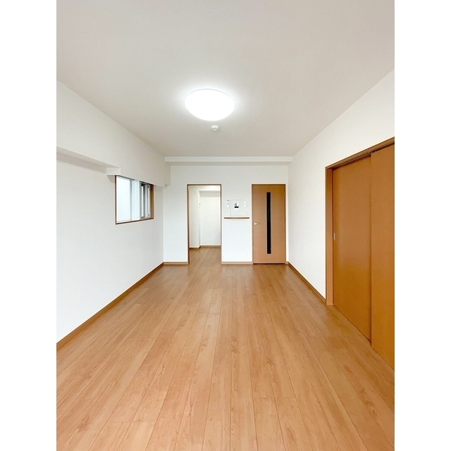 アーバハイツ六町環七北通り0604号室 リビング