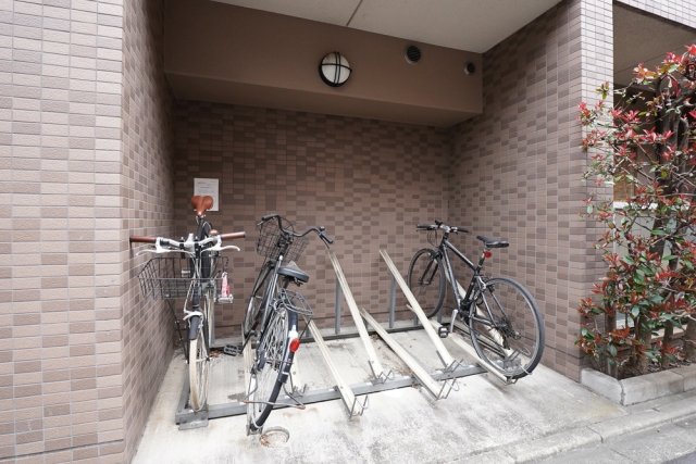 プレール学芸大学1階 駐輪場