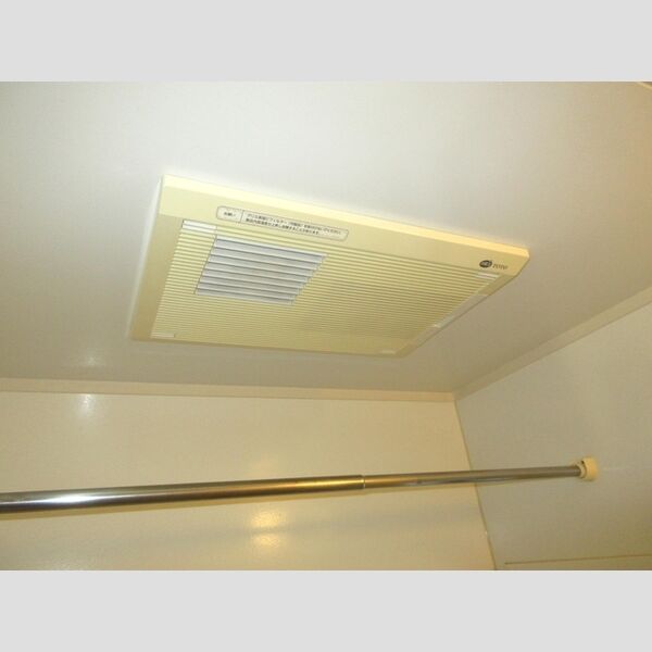 モナリエ春日　Ⅰ・ⅡⅠ202号室 浴室換気乾燥機