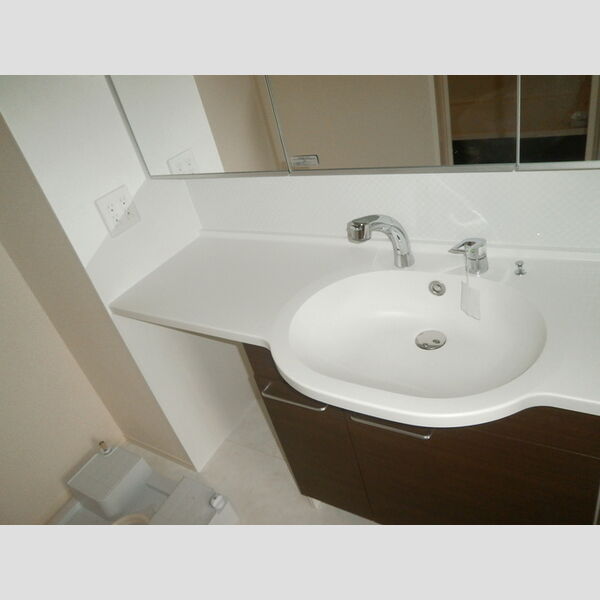 コンフォールコート102号室 洗面