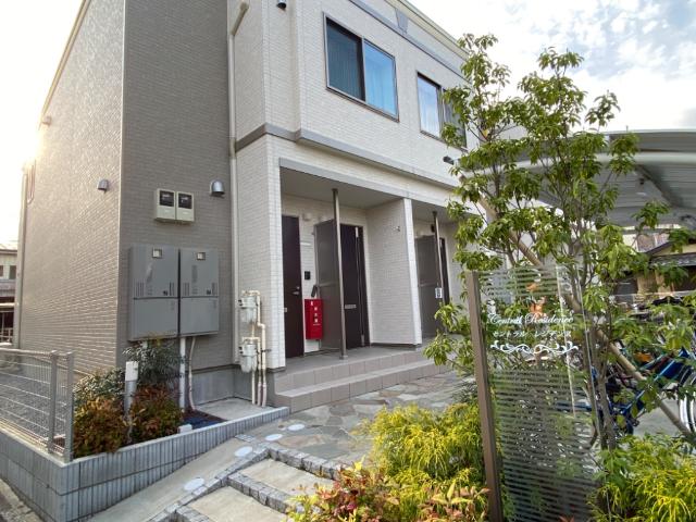 セントラル　レジデンス 外観写真（昼）