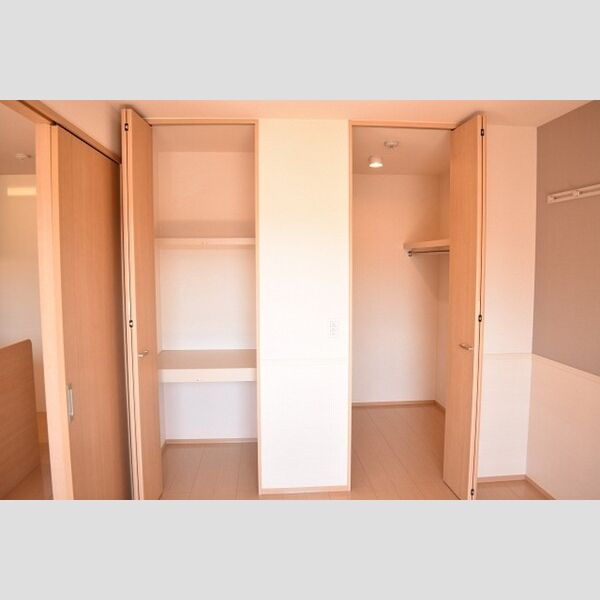 プリムヴェール　十五番館301号室 洋室　ウォークインクローゼット