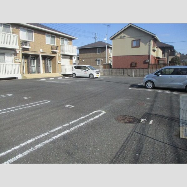 ラプランタン　B 駐車場