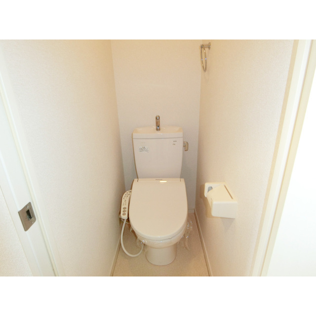 リバーサイド北千住103号室 温水洗浄便座
