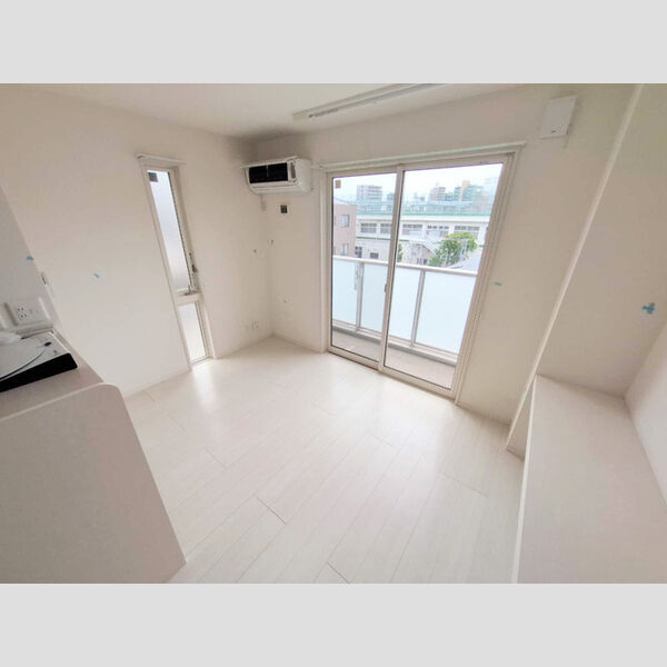 East AvenueB B302号室　LDK