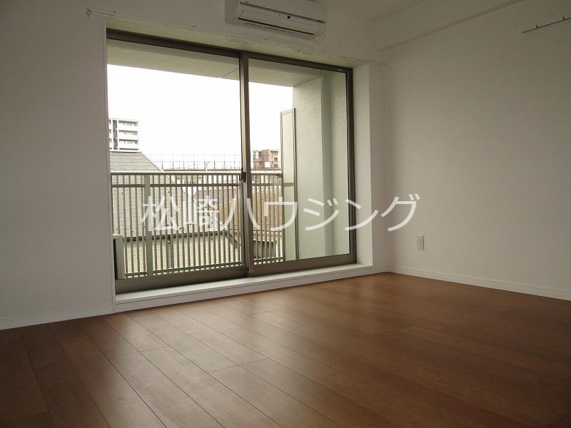 ＢＥＷＥＬプラス リビング