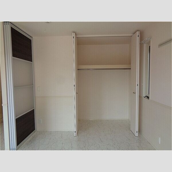 ソフィアコート　弐番館106号室 収納