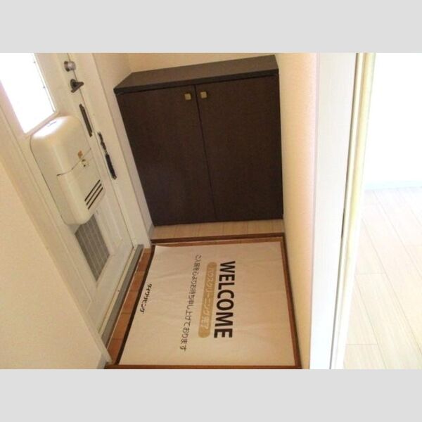 ラークヒルズ　A201号室 玄関